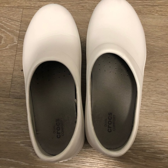 Crocs slip on shoes size 8 - Picture 4 of 6